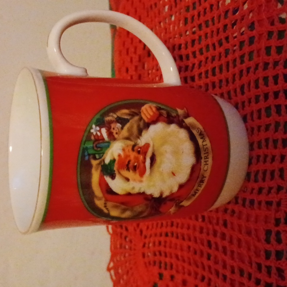 Designed by Gibson Greetings, Otagiri Japan. Holds 8oz. liquid.